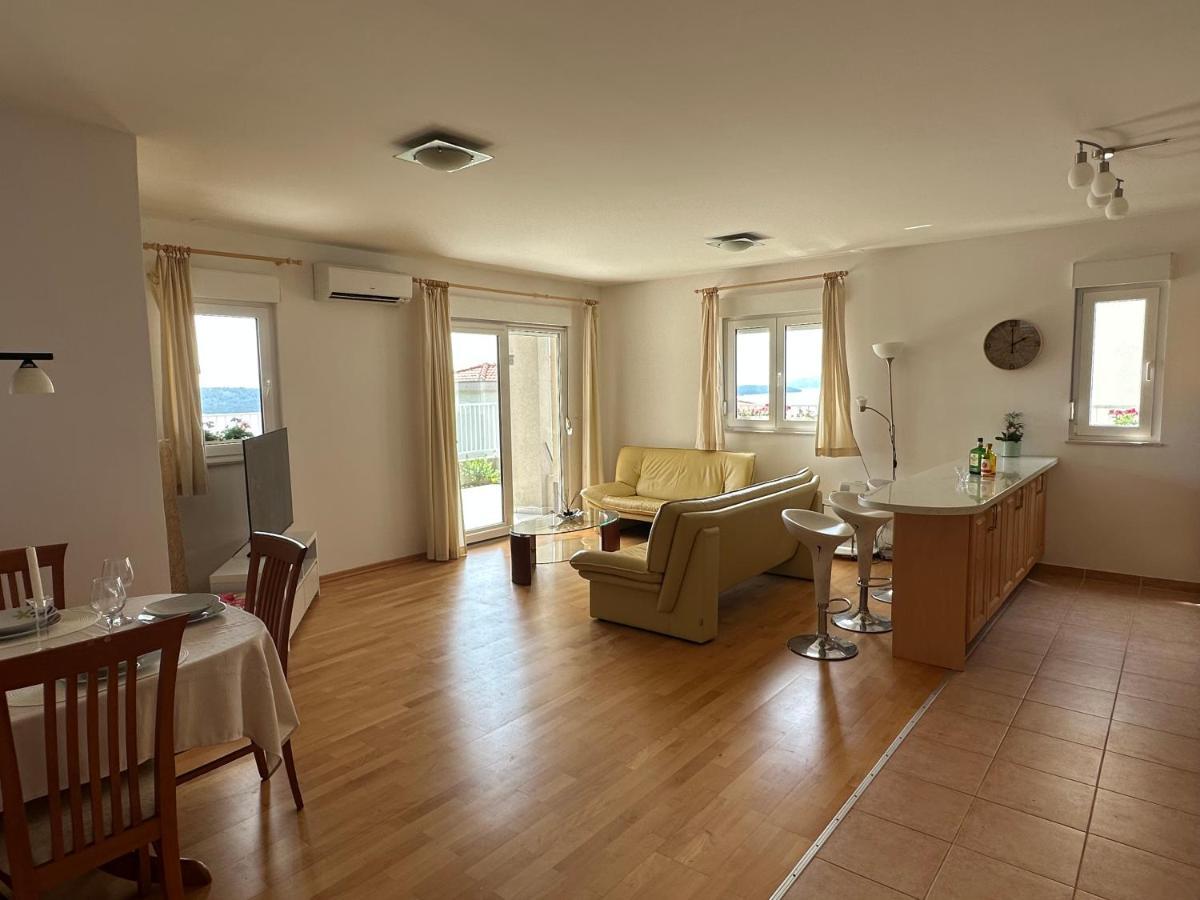Aurora Luxury Apartment Trogir Buitenkant foto