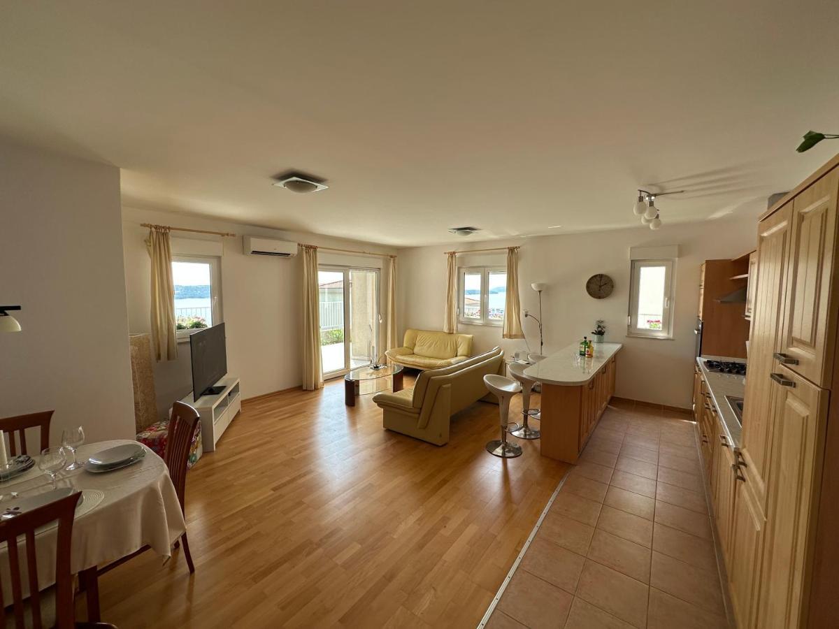 Aurora Luxury Apartment Trogir Buitenkant foto